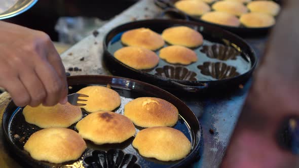 Cooking Tray And Machine For Bakery Asian Style Sponge Cake