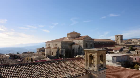 Cathedral of ancient Gerace alt