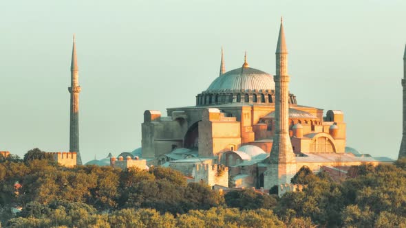 Historical Ayasofya Mosque alt