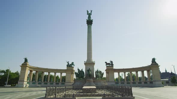 The Heroes' Square in Budapest alt