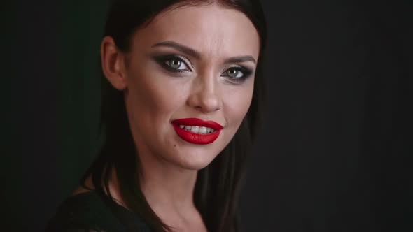 Looking Fabulous in Red Lipstick alt