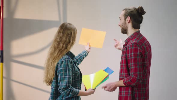 Amazing Couple Have a Plan to Painting the Wall in alt