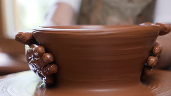 Making Pottery Clay Kid alt