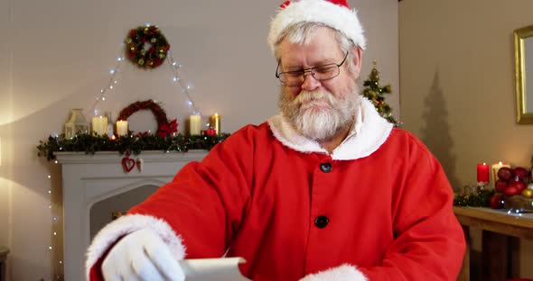 Santa claus reading a list alt
