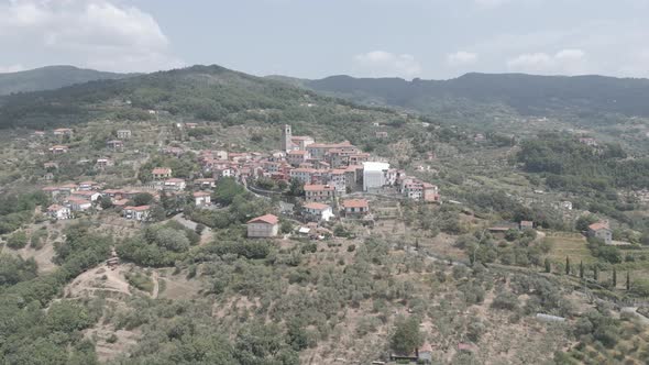 Ancient Italian Village Zoom in D-Cinelike