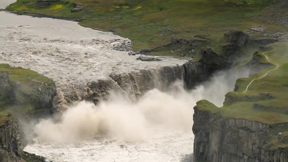 Hafragilsfoss Waterfall in Iceland alt