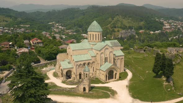 Bagrati Cathedral in Kutaisi alt