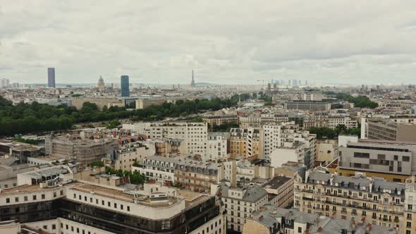 Horizontal Panning From a Drone a General View of the Historic Center of Paris alt