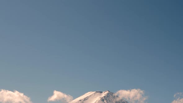 The Landscape View of the Blue Sky in Mount Fuji in Japan alt