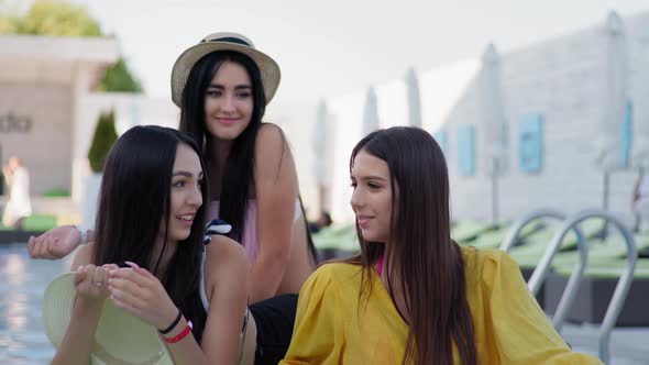 Weekend Friends, Young Attractive Girls in Straw Hats Have Fun Together Enjoying Relaxing Time By alt