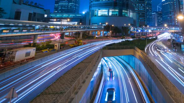 Traffic Lights At Night alt