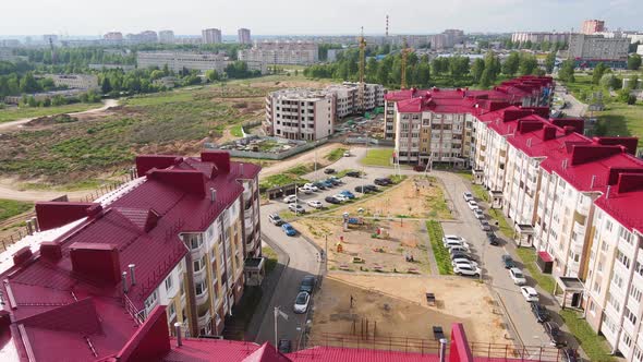 Aerial View of the Building of a House a Modern New Building in the Suburbs alt