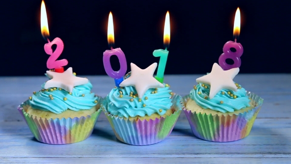 Cupcakes And Candles Happy New Year alt