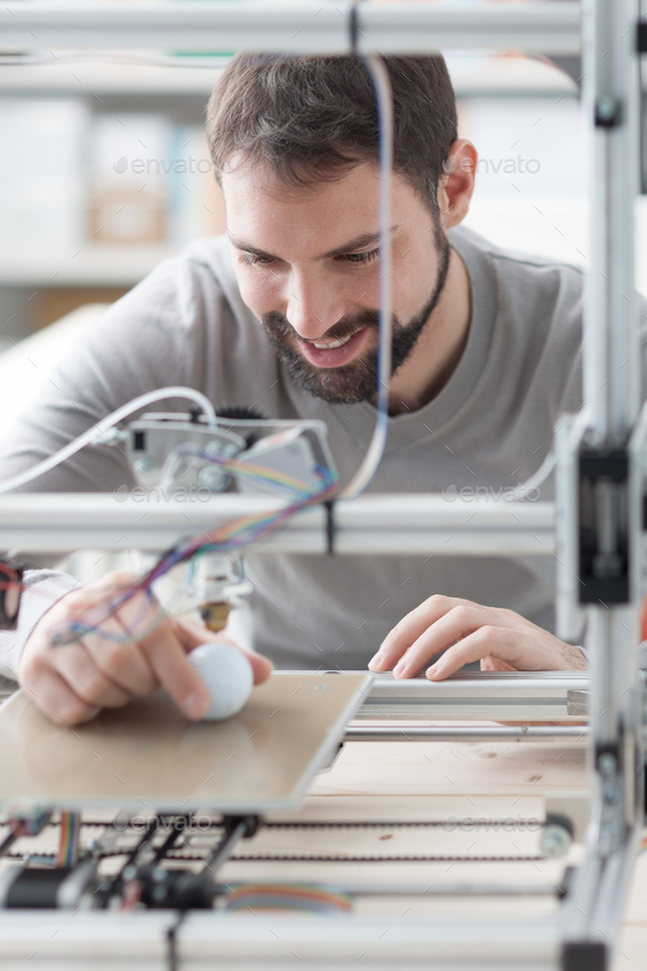 3D printing in the laboratory - Stock Photo - Images