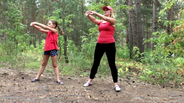 Fitness Outdoors Mom And Daughter 