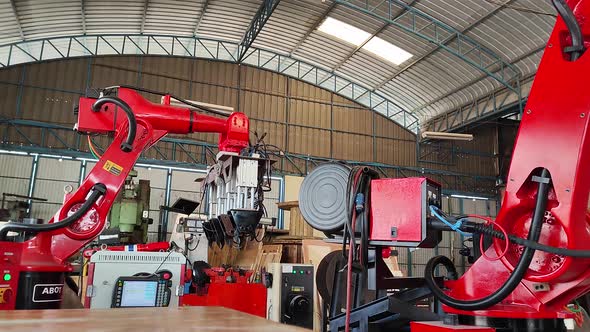 Industrial Robot Arm For Welding And Assembling alt