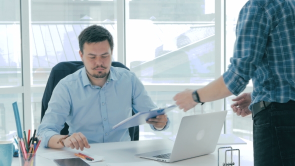 Boss Negates The Report Made By Employee, Humiliate And Gives Him Reprimands. alt