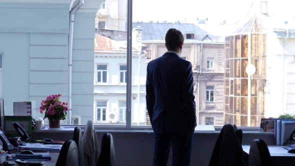 Businessman Find Great Idea And Start Callin