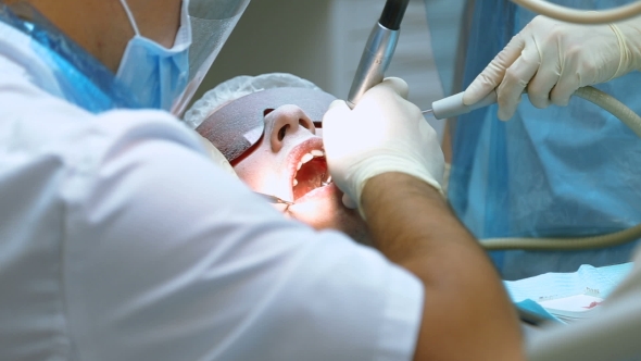 Professional Teeth Cleaning alt