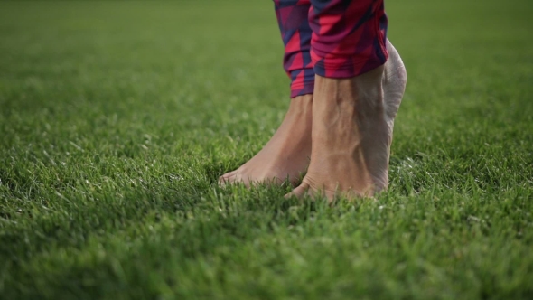 Beautiful Legs Doing Tiptoes Feet Warm-up Exercise alt