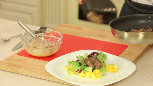 Cooking Salad With Chicken Liver And Mango