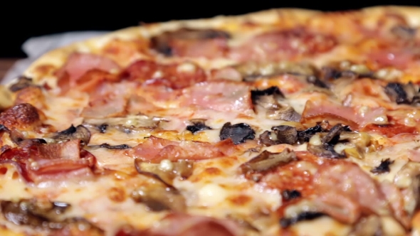 Freshly Baked Meat Pizza alt