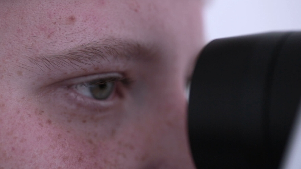 Scanning The Retina, Eye Test. Special Contemporary Ophthalmic Device. alt