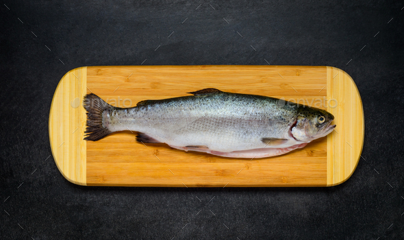 CHOPPING BOARD FOR RAW FISH