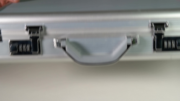 Man Gives Money Case alt