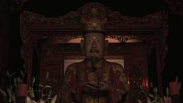 Statue Of Confucius In Temple Of Literature. Hanoi, Vietnam alt