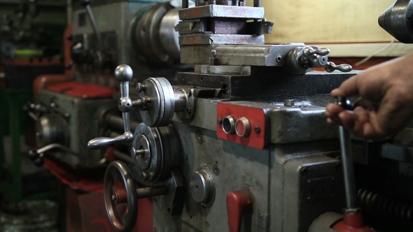 Lathe Turning Machine Getting Ready To Work alt