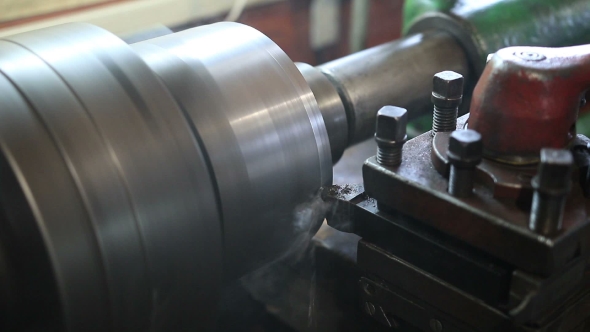 Cutting Tool Processing On Old Lathe Machine alt