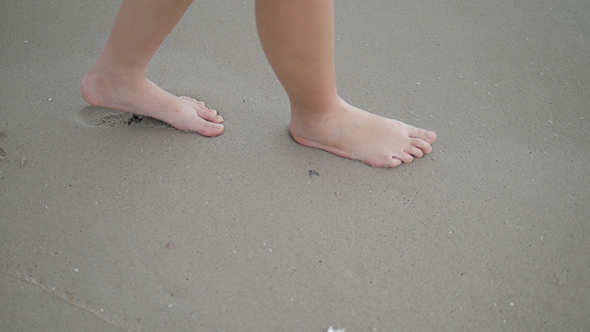 Walking on The Beach alt