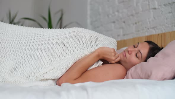 Leisure at Home, Stay in the House, Beautiful Woman, Home Weekend alt