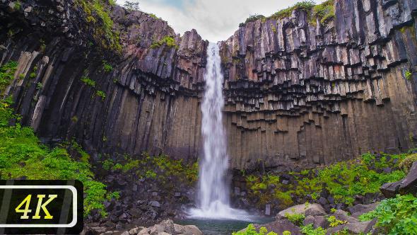 Svartifoss Waterfall alt