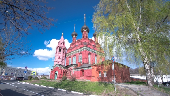 Church Of St. Nicholas The Wonderworker  Hyperlapse. Yaroslavl, Golden Ring, Russia alt