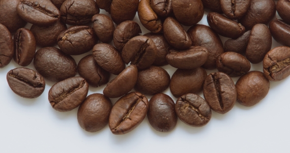 Roasting Coffee Beans alt