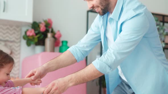 Dad and daughter spending time together alt