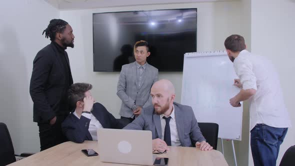 Meeting in a Modern Office alt