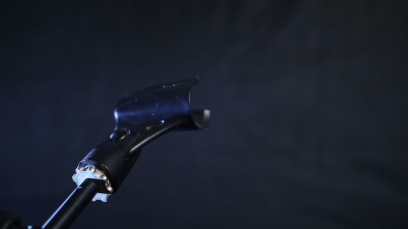 Adjusting Microphone In Music Stand alt