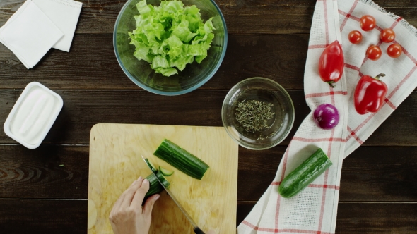 Cooking Healthy Salad