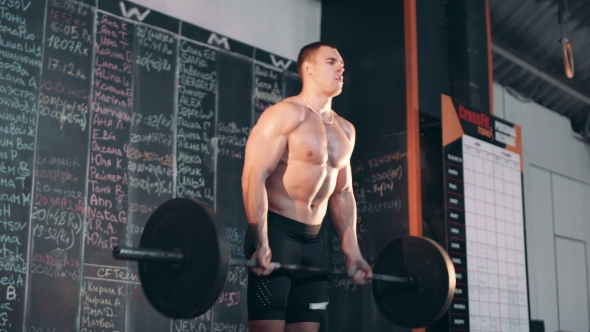 Weightlifter In Gym alt