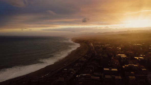 Insane sunset in the ocean  alt