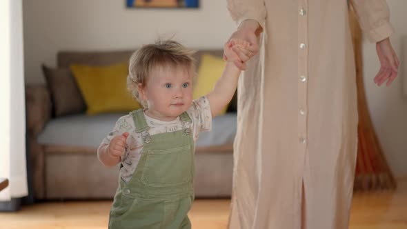 Little Feet Walking Floor alt