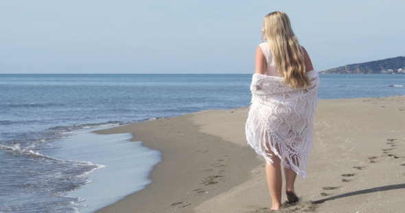 Beautiful Pregnant Woman Over Sea alt