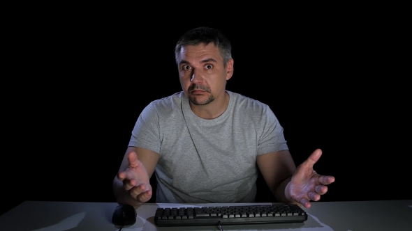 Man Outraged Delivery From Online Shopping alt