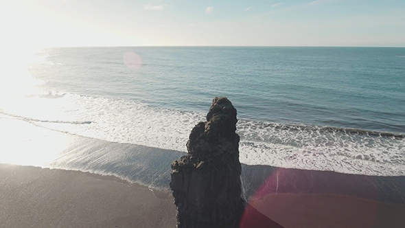 Reynisdrangar Rock Formation alt