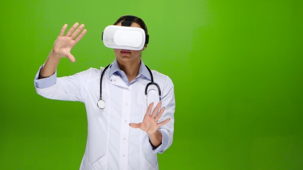 Viewing Medical Files Using Virtual Reality Glasses alt