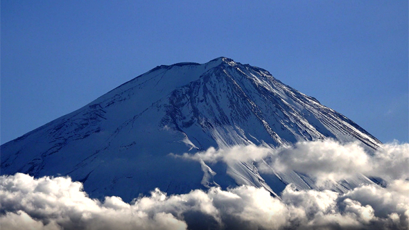 Mt.Fuji and a Sea of Cloud alt
