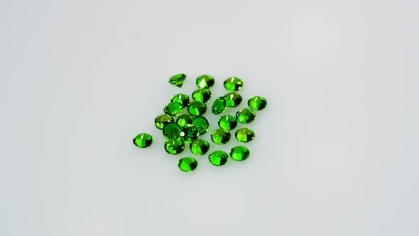 Natural Chrome Diopside on the Turn Table alt
